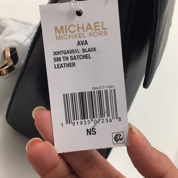 Michael Kors Ava Satchel Leather - Picture 8 of 8